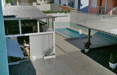 Imagem 3: Casa para aluguel de 200 m² privativos com 5 quartos em Canasvieiras, Florianópolis