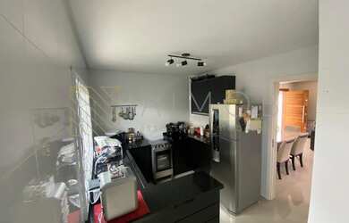 Imagem 5: Sobrado de frente para rua, vaga para até 3 veículos, espaçoso e com móveis planejados à v