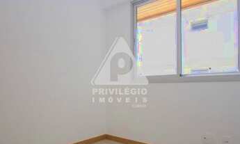 Imagem 5: Em Botafogo: excelente apartamento, com 3 quartos sendo duas suítes. Uma vaga de garagem n