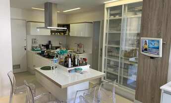 Imagem 3: Apartamento no condomínio Waterways para venda com 230 metros quadrados com 4 quartos