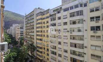 Imagem 7: Excelente Apartamento com Vista Lateral Mar no posto 4 Copacabana
