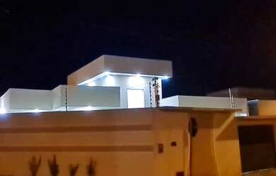 Imagem 6: Casa de esquina a venda na jaiara , lote inteiro