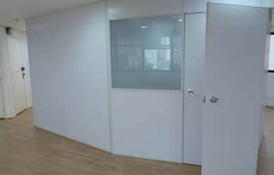 Imagem 7: Consultório para aluguel e venda possui 102 metros quadrados com 1 quarto