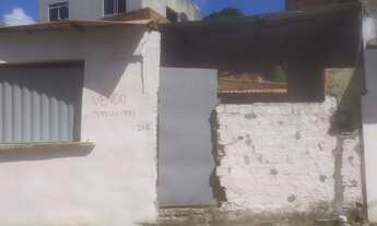 Imagem: Terreno com uma construção