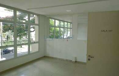 Imagem 2: Galpão para locação com 300 m2 de área útil, com ótima localização na região da Vila Leopo