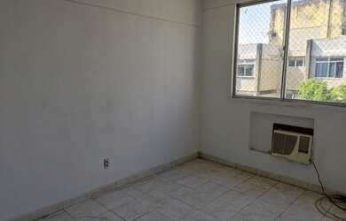 Imagem 3: Apartamento no 3636 com 2 qts em Bangu