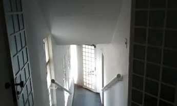 Imagem 2: Casa para Locação em Uberlândia, Nossa Senhora Aparecida, 8 dormitórios, 2 suítes, 5 banhe