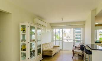 Imagem 2: Apartamento para venda tem 71 metros quadrados com 2 quartos em Rio Branco - Porto Alegre