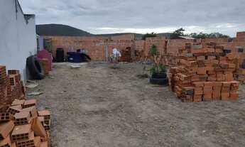 Imagem: Vende-se está casa com terreno