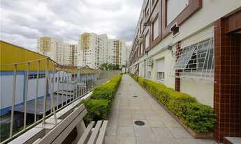 Imagem 2: Apartamento com 2 Dormitorio(s) localizado(a) no bairro SANTO ANTONIO em Porto Alegre