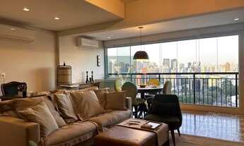 Imagem 4: Apartamento para locação reformado e totalmente mobiliado