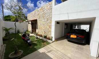 Imagem: Casa de alto padrão de 180m² com 3 quartos