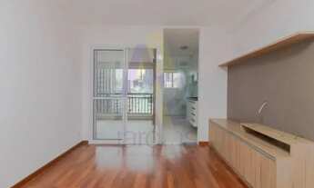 Imagem 2: Apartamento em excelente estado, com 2 dormitórios, sendo 1 suíte e ampla varanda. Próximo