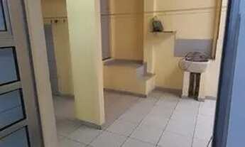 Imagem 4: Quarto, cozinha e banheiro - Casa de fundos - Jardim Lourdes