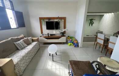 Imagem 2: JULIA) Excelente imóvel