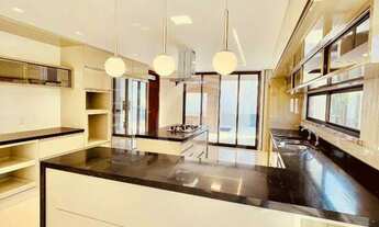 Imagem 7: Oportunidade x Custo Benefício, 04 Suítes, 03 com closet e hidro + piscina, Condomínio Alp