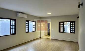 Imagem 2: Aluguel de Casa de Luxo na Vila Cordeiro, São Paulo-SP: 3 Quartos, 1 Suíte, 4 Banheiros e