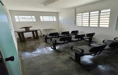 Imagem 5: Sala Comercial para Venda em Uberlândia, Jardim das Palmeiras, 1 dormitório, 2 banheiros