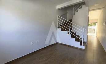 Imagem 2: Casa Residencial no Bairro Iririú composto por 02 dormitórios , cozinha com armário e 01 v