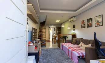 Imagem 2: Porto Alegre - Casa Padrão - Hípica