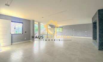 Imagem 5: Casa para venda possui 450 metros quadrados com 5 quartos em Barra do Imbuí - Teresópolis