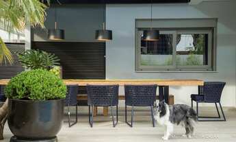 Imagem 3: Casa para aluguel e venda possui 500 metros quadrados com 5 quartos..