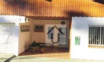 Imagem 3: Casa com 4 dormitórios à venda, 254 m² por R$ 2.200.000 - Jaguaribe - Campos do Jordão/SP