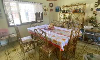 Imagem 3: Casa alvenaria com 4 dormitórios, a 2 quadras do mar