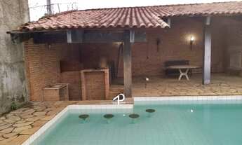 Imagem 2: Casa com 4 quarto(s) no bairro Duque de Caxias em Cuiabá - MT