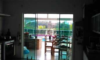 Imagem 5: Casa de condomínio para venda tem 538 metros quadrados com 5 quartos