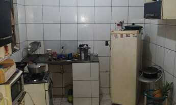 Imagem 4: Troco uma casa de dois andares com quintal grande fora o terreno do lado em outra casa