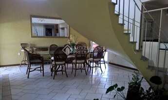 Imagem 4: Casa de condomínio para venda tem 220 metros quadrados com 3 quartos