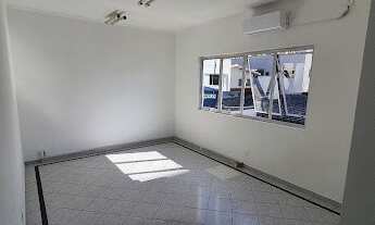 Imagem 7: Conjunto de 6 salas com recepção e estacionamento. banheiros nas salas e para visitantes