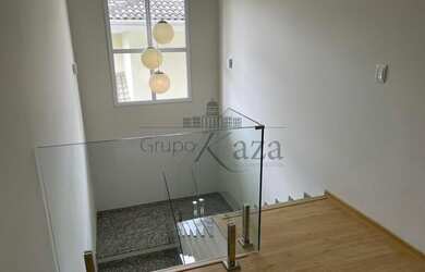 Imagem 7: Casa de condomínio sobrado para venda tem 369 metros quadrados com 4 quartos