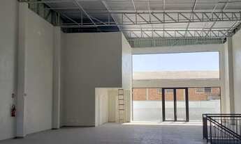 Imagem 7: Prédio comercial defronte a avenida são roque