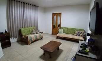 Imagem 4: Excelente Casa MOBILIADA, com 3 dormitórios e 06 vagas cobertas de garagem, no Residencial