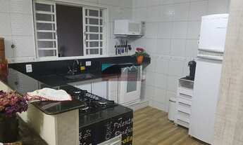 Imagem 5: Linda casa térrea com caracteristíca de chácara com 380 m² de terreno com vários pés de fr