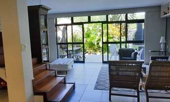 Imagem 4: Casa cercada de verde em condomínio fechado!