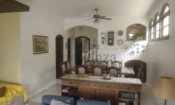 Imagem 2: Casa para venda tem 300 metros quadrados com 4 quartos em Jardim Siesta - Jacareí - SP