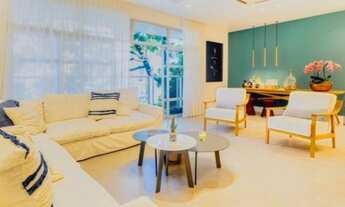 Imagem 4: Excepcional 3 quartos com janelão frontal e sacada, recém reformado, 1 por andar