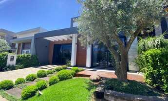 Imagem 2: Casa Térrea, de Alto Padrão totalmente mobiliada, no Condomínio Condado de Capão