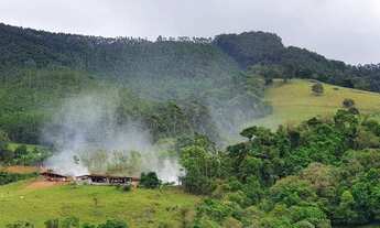 Imagem 5: Sítio de 2.5 alqueires em Extrema-MG a 5,3 km da cidade, rico em água com lago e nascente