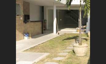 Imagem 3: Casa de condomínio para venda possui 272 metros quadrados com 4 quartos