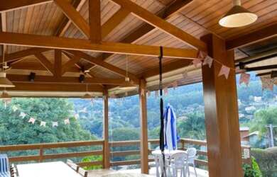 Imagem 2: Casa de condomínio para venda com lindíssimo paisagismo em local privilegiado!