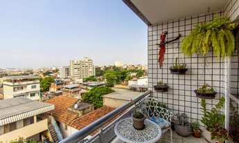 Imagem 6: ASSISTA O VÍDEO DE TOUR VIRTUAL. Ótimo apartamento reformado com varandão e vista livre pa