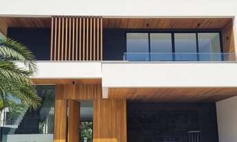 Imagem 6: Barra da Tijuca. Condomínio Alphaville. Casa com 5 Suítes, Piscina, Churrasqueira e 4 Vaga