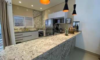 Imagem 2: Casa de Alto Padrão, 2 Suítes, 100 Metros da Praia, Jardim Britânia, Caraguatatuba-SP