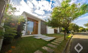 Imagem 2: Casa de condomínio para venda com 385 metros quadrados com 4 quartos