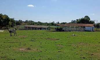 Imagem 2: Sítio de 55.000 m2 em Porangaba com lago grande, casa sede, casa de caseiro