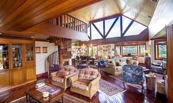 Imagem 3: Casa para venda possui 600 metros quadrados com 5 quartos em Vila inglesa - Campos do Jord